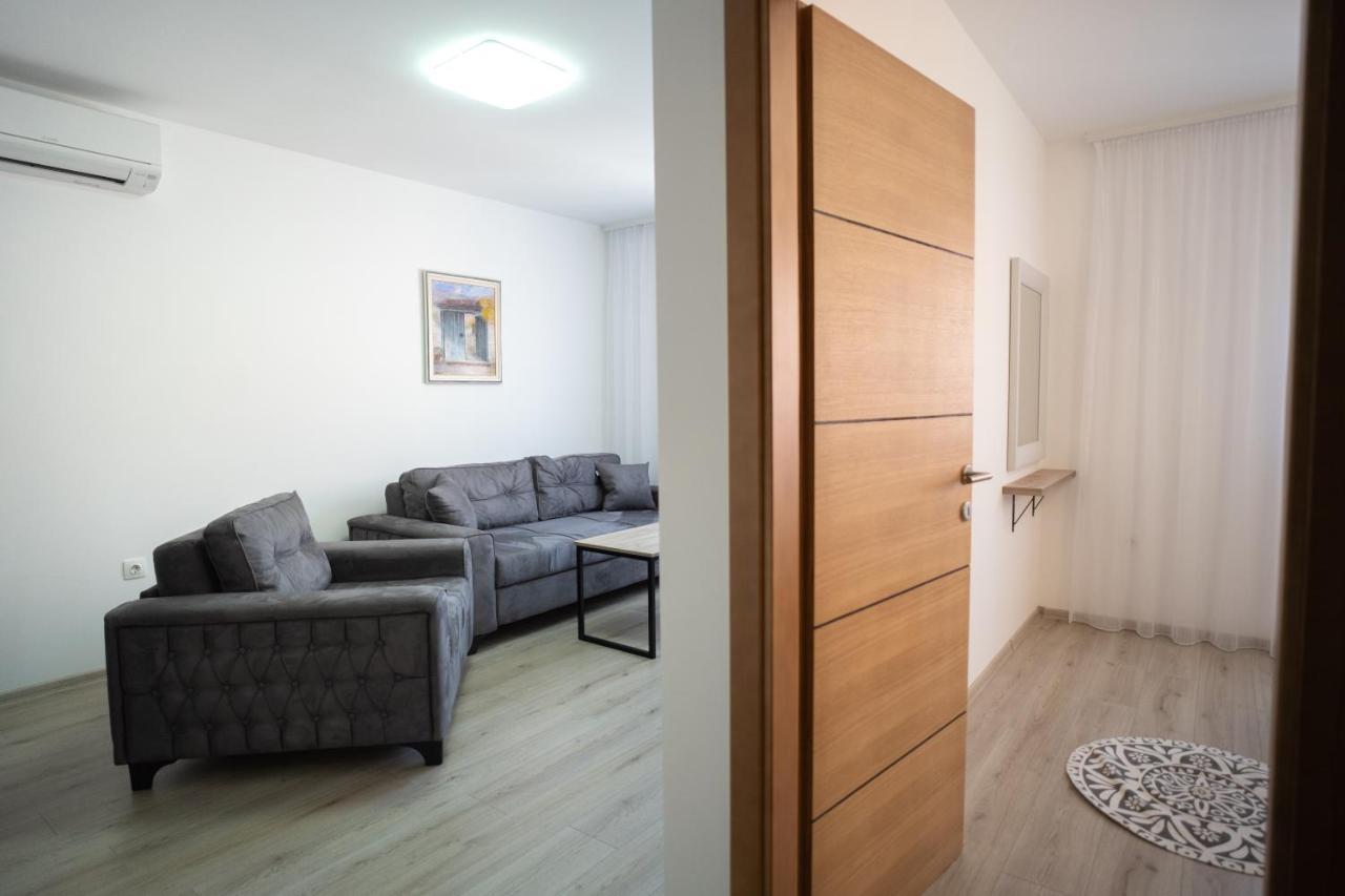 Apartments And Rooms Smile Mostar Eksteriør bilde