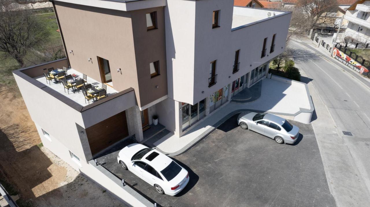 Apartments And Rooms Smile Mostar Eksteriør bilde